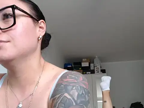 Show modela Alis_Rox na web-kameri