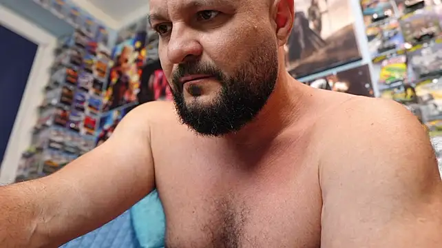 Muscle_Bear Live XXX-Chat
