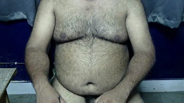 Pokazy przed kamerką – hairysubcub_70