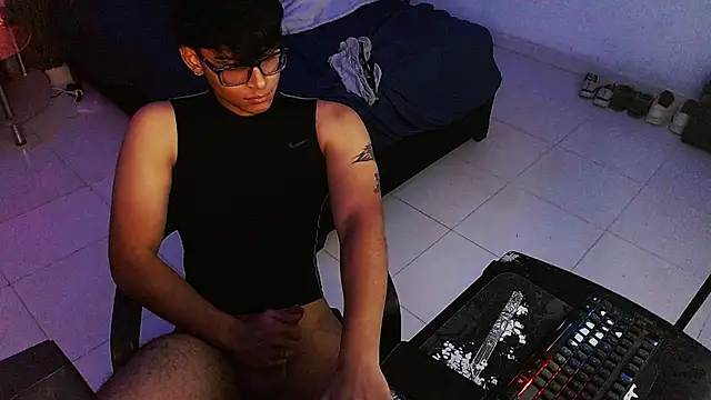 Mr_yisuzz ওয়েবক্যাম শো
