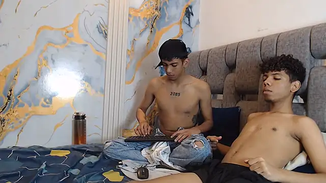 XXX chat uživo modela CUTE_BOYS2026