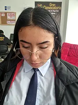 Angela__05 Adlı Modelin Canlı XXX Sohbeti