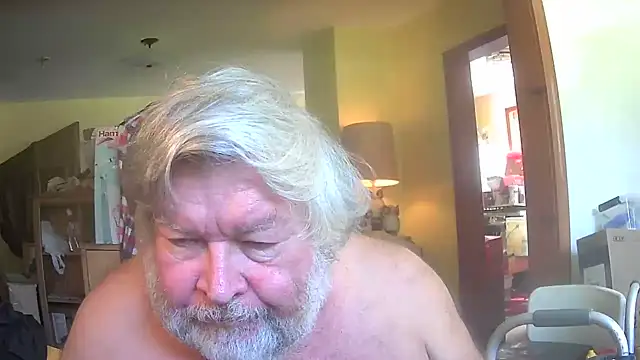 bear8624 webcam show