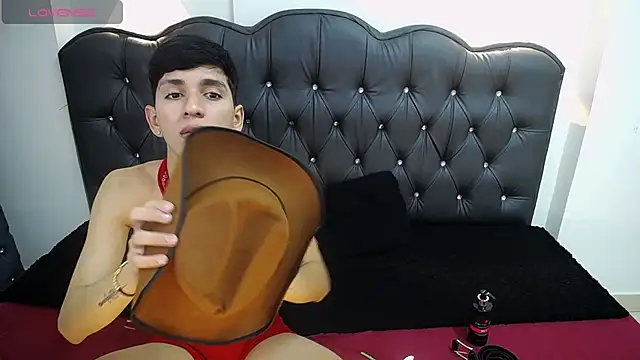 צ'אט XXX בשידור חי של Nicolas_Rosenthal