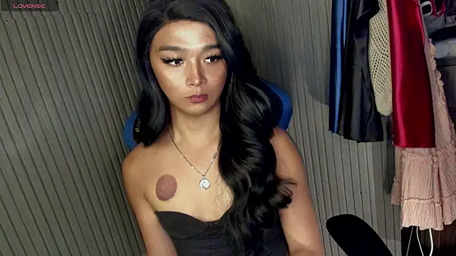 TrinityFucksYou Chat XXX in diretta