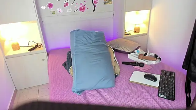 XXX chat uživo modela TaylorBloom