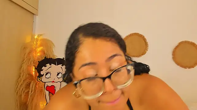 Jessyivonne লাইভ XXX চ্যাট