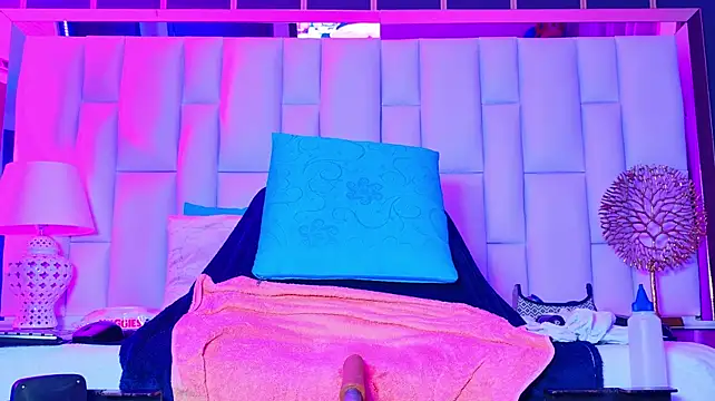 NathaxaLeans' Live XXX Chat