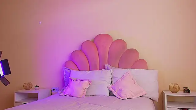 MiaColucci18 现场XXX聊天