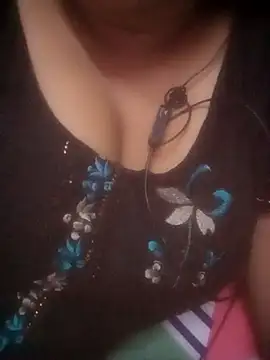 دردشة TINASONI الجنسية المباشرة
