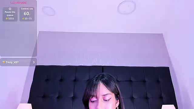 AriRose Chat XXX in diretta