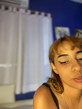 Chat XXX ao vivo de LeylaKnox