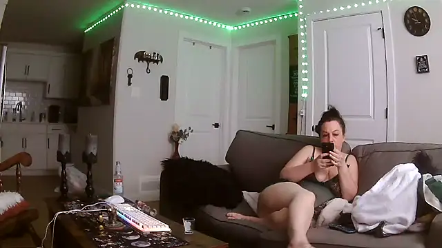 Czat XXX na żywo – Queenemerald