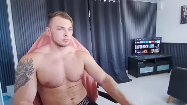 Show modela YourHotGreg na web-kameri