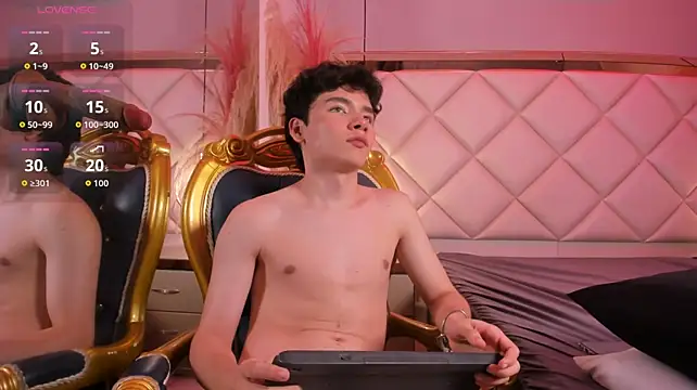 MaxxieRay élő XXX-chatje