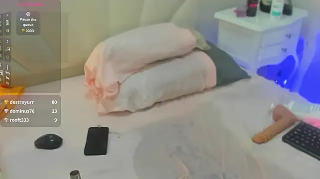 Nahomyrain's Live XXX Chat