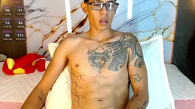 Andrew_Hardy Live XXX-Chat