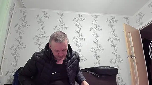 Show modela SanFrantsisko na web-kameri