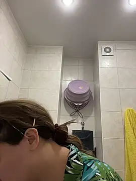 DienkaGreen's Live XXX Chat