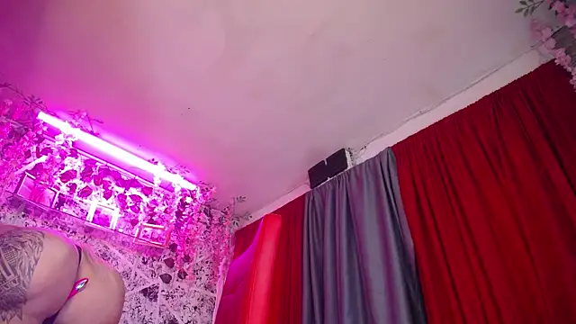 hornytsblonde Шоу с уебкамера