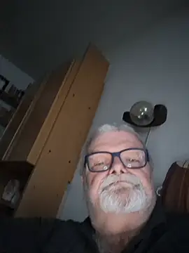 petvarad XXX чат на живо