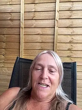 Blondnboujee53's Live XXX Chat
