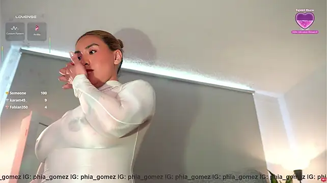 whitneyhot Chat XXX live