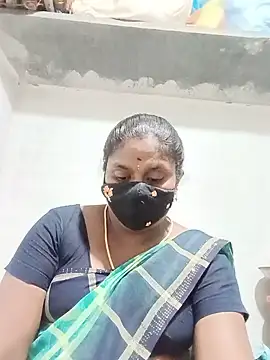 Tamil-Nandhini 网络视讯表演