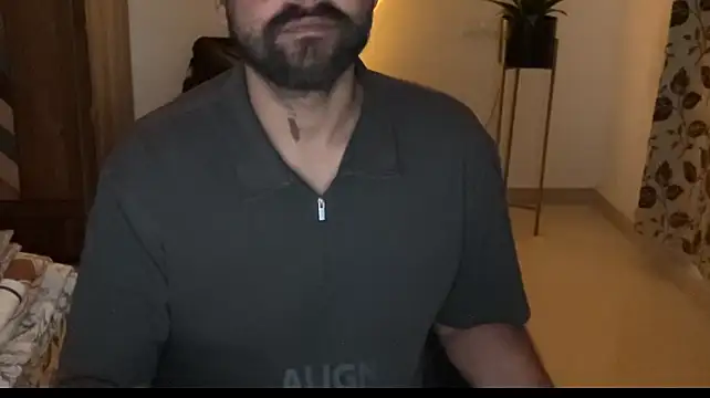 Mr_Raje Chat XXX in diretta