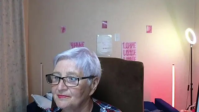Chat XXX en directo de Sandra_Snowflake