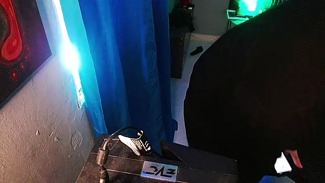 Mr_yisuzz webkamerás műsora