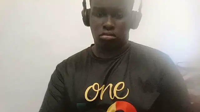 Show modela MensaAdom na web-kameri