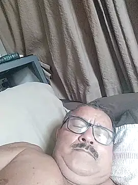 Misterymem63's Live XXX Chat