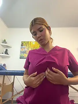 Show modela Kinky-Spa na web-kameri