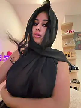 queen-chamss Live XXX Chat