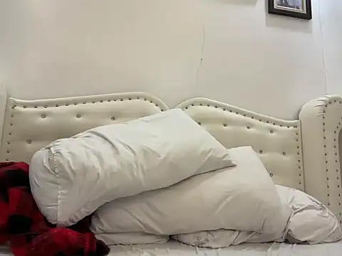 NaughtySCARLETSIN Live XXX Chat