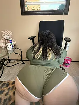 Chat +18 de Tillymarie ao vivo