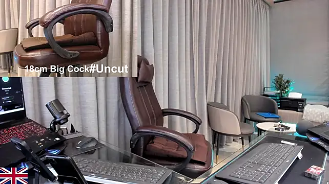 XXX chat uživo modela OnlineBossUK
