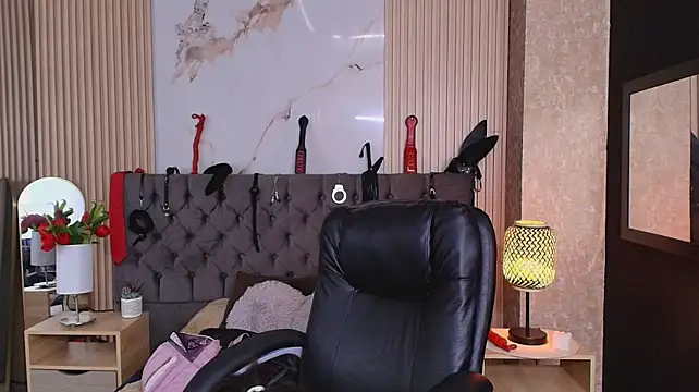 Chat +18 de Juliet_Nasty ao vivo