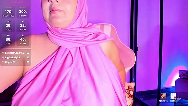 HijabiMilff Webcam Show
