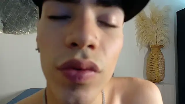 Monyel_Blake Chat XXX in diretta