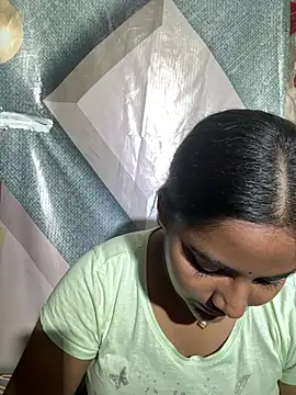 Baby_Myraaa Adlı Modelin Canlı XXX Sohbeti