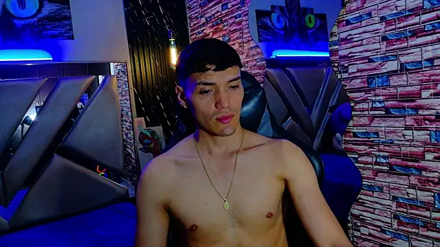 Aron_Darkx Live XXX-Chat