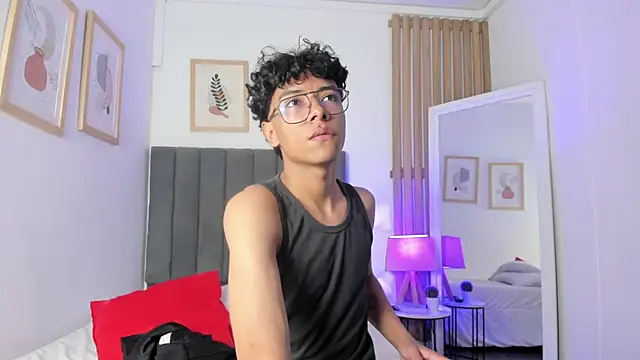 Онлайн чат XXX Adams__Bobby