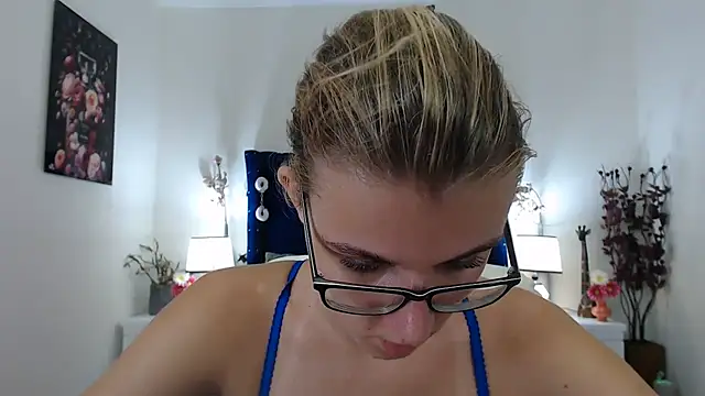 Yennyloves live XXX chat