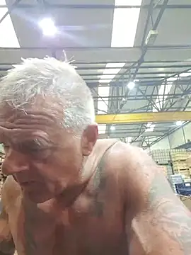 gymrat61's Live XXX Chat