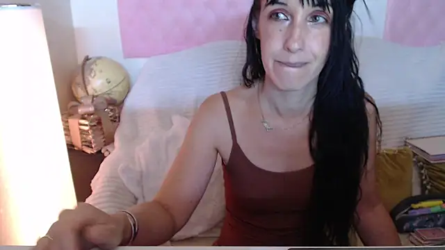 -Lou_ Live XXX Chat