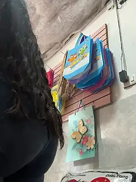 Chat +18 de IsabellaMariet ao vivo
