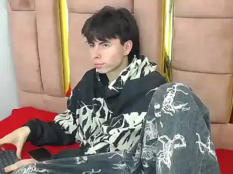 MICHAEL_HONEY Show in webcam