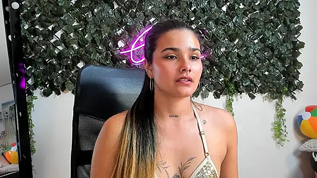 DestinyHills Chat XXX live